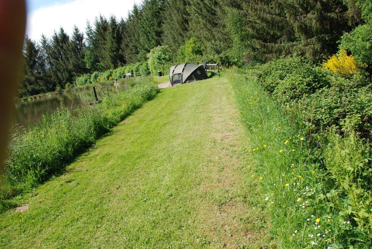 Spruce Lake Sauviat-sur-Vige Exterior foto